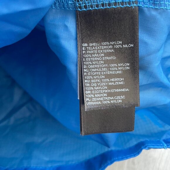 The North Face Packable Nylon Windbreaker - Picture 6 of 8